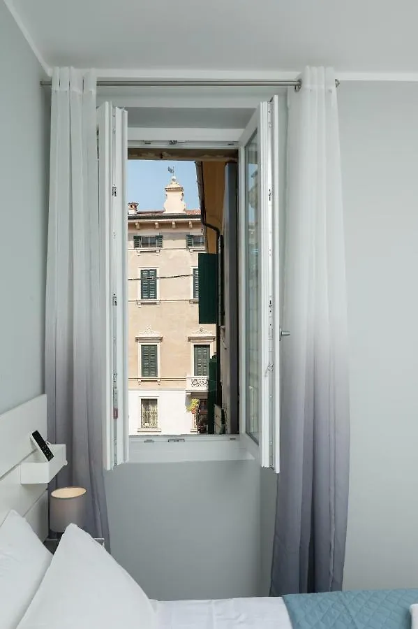 Brand New Flat In The Heart Of Verona Italië